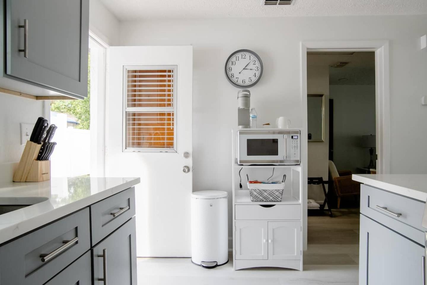 Walk Everywhere! 1-Bedroom Gem In Downtown Hub New Port Richey Eksteriør bilde