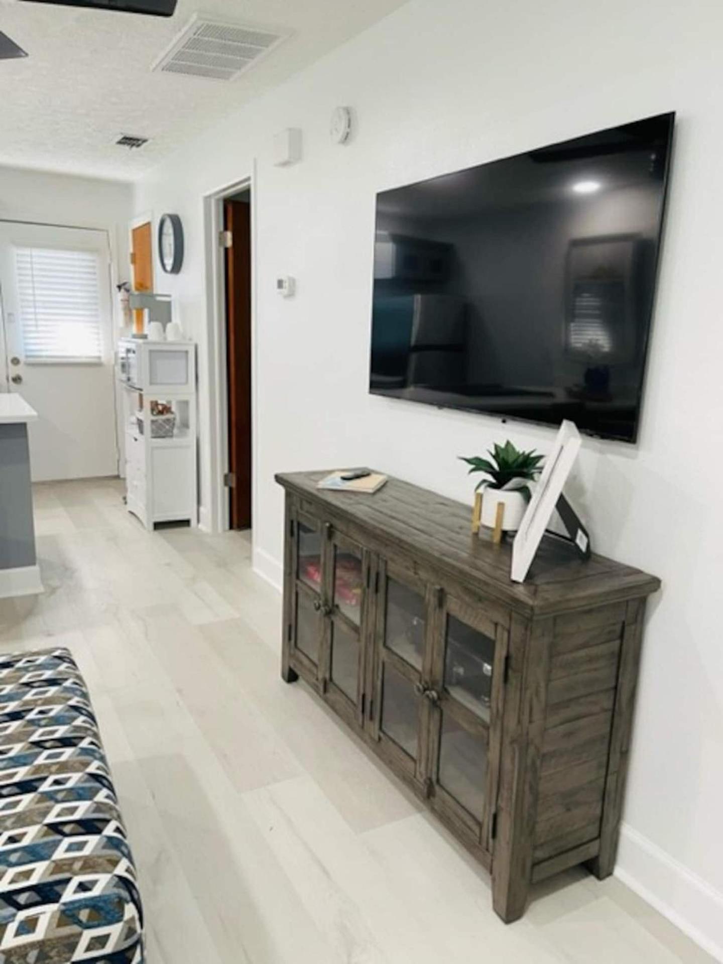 Walk Everywhere! 1-Bedroom Gem In Downtown Hub New Port Richey Eksteriør bilde
