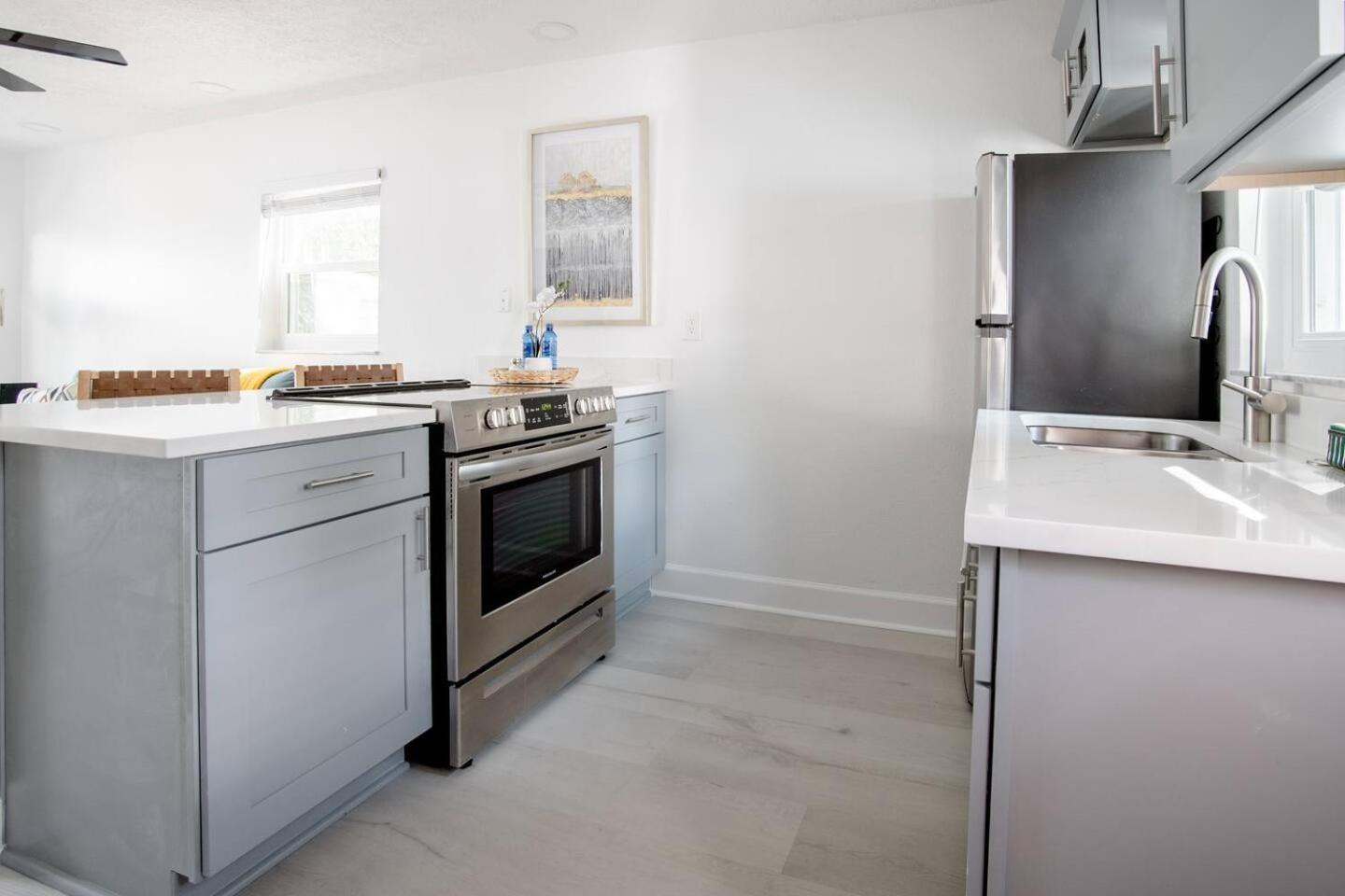 Walk Everywhere! 1-Bedroom Gem In Downtown Hub New Port Richey Eksteriør bilde