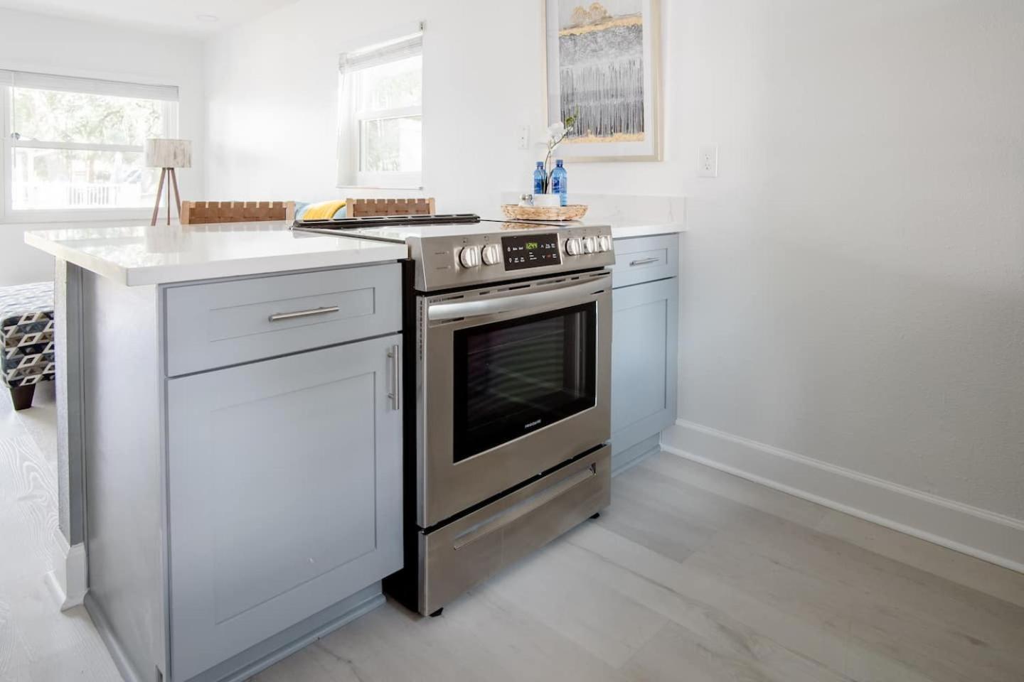 Walk Everywhere! 1-Bedroom Gem In Downtown Hub New Port Richey Eksteriør bilde