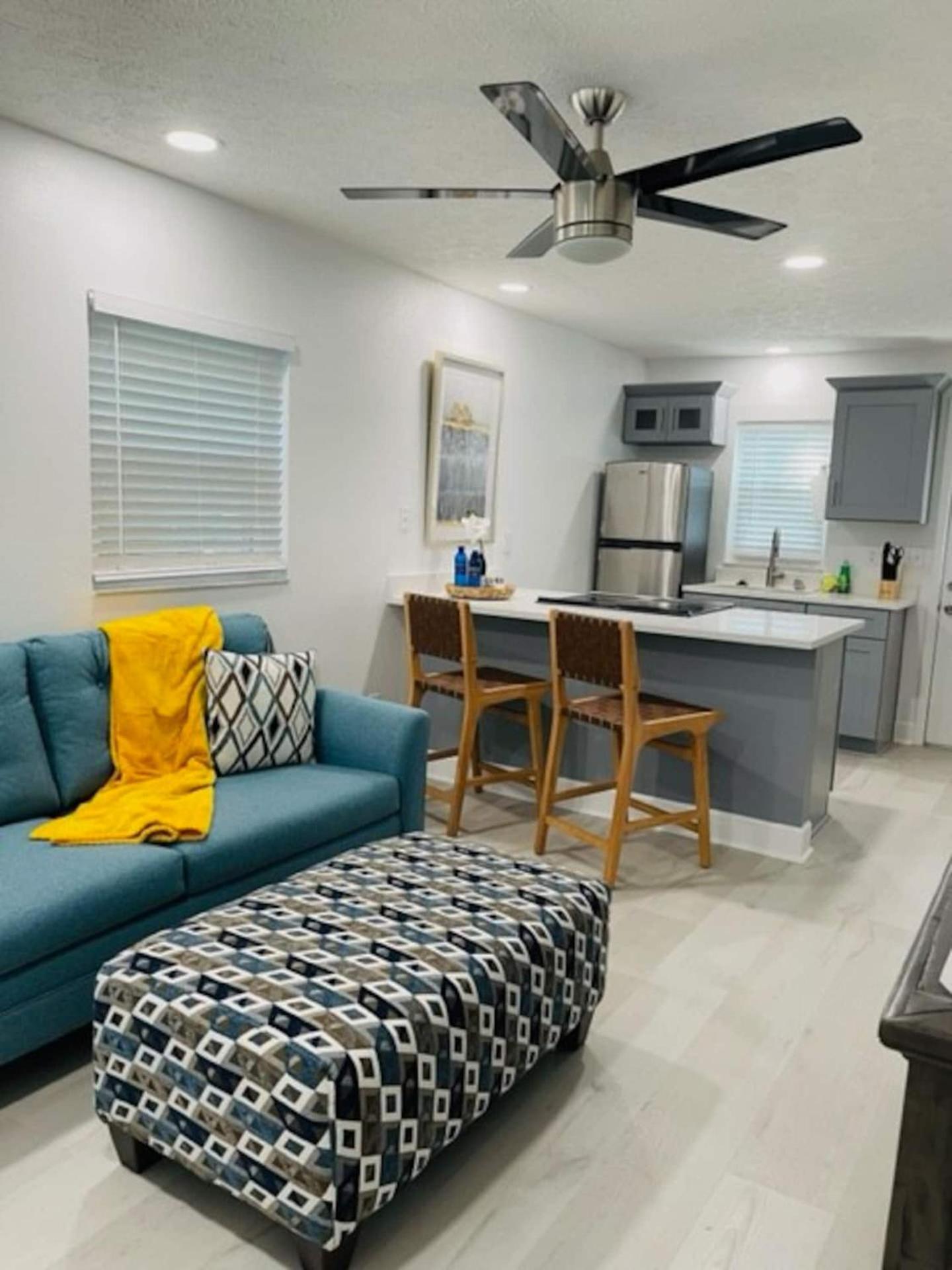 Walk Everywhere! 1-Bedroom Gem In Downtown Hub New Port Richey Eksteriør bilde